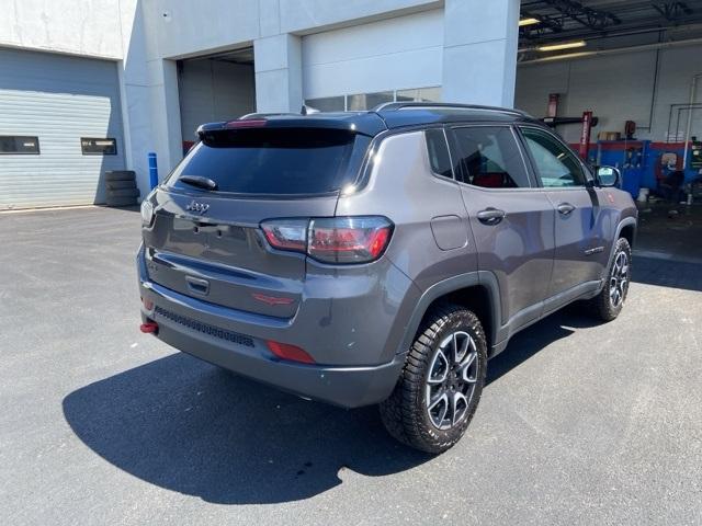 new 2024 Jeep Compass car, priced at $33,057