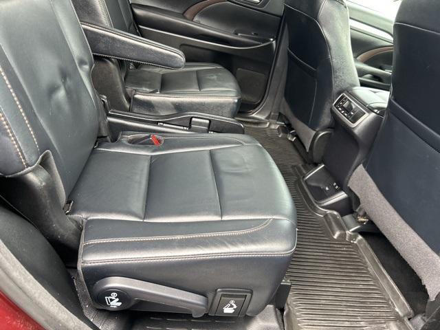 used 2018 Toyota Highlander car, priced at $22,885