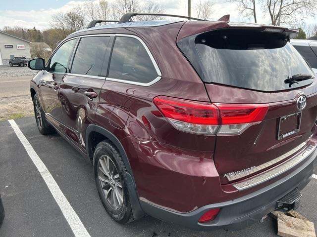 used 2018 Toyota Highlander car, priced at $22,885