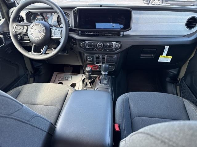 new 2025 Jeep Wrangler car, priced at $51,870