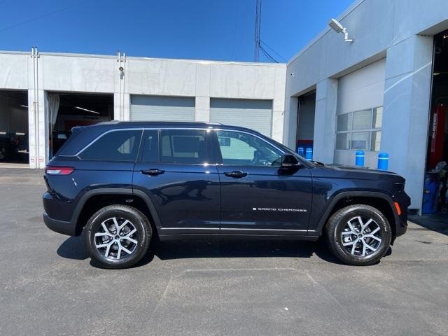 new 2024 Jeep Grand Cherokee car, priced at $43,986