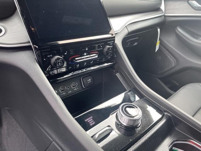 new 2025 Jeep Grand Cherokee car, priced at $45,836