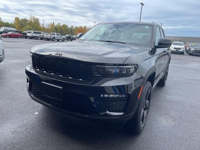 new 2025 Jeep Grand Cherokee car, priced at $45,836