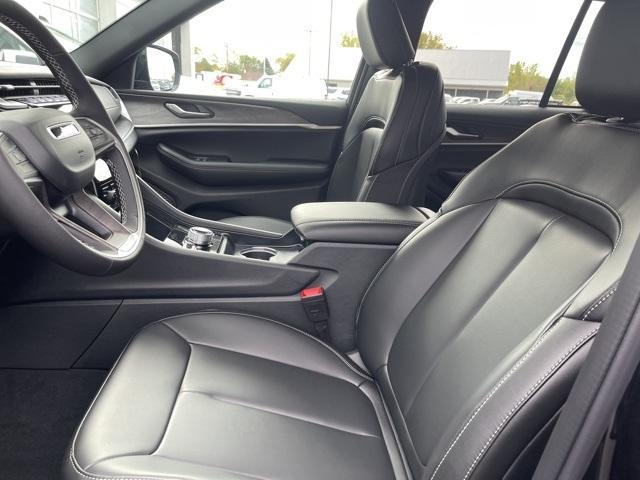 new 2025 Jeep Grand Cherokee car, priced at $45,836