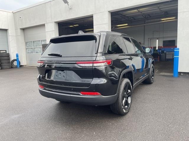 new 2025 Jeep Grand Cherokee car, priced at $45,836