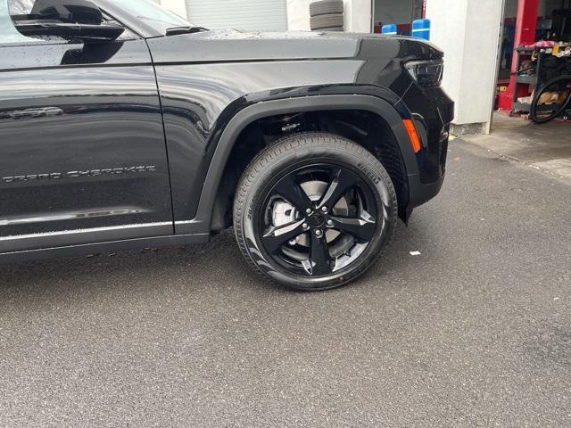 new 2025 Jeep Grand Cherokee car, priced at $45,836