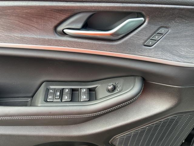 new 2025 Jeep Grand Cherokee car, priced at $43,483
