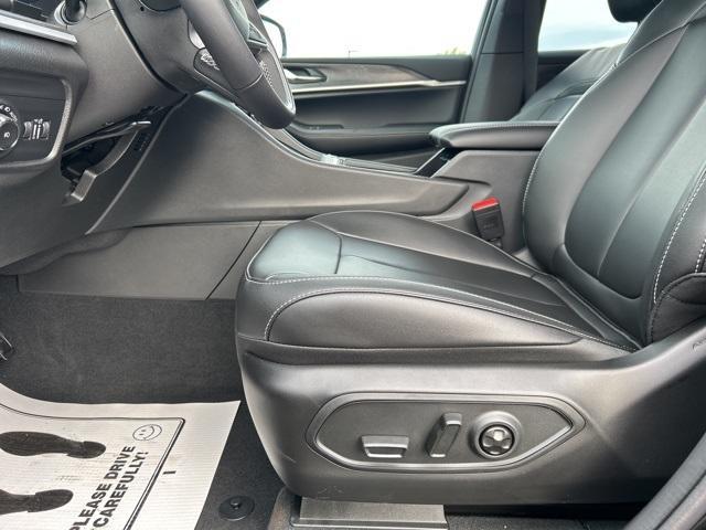 new 2025 Jeep Grand Cherokee car, priced at $43,483