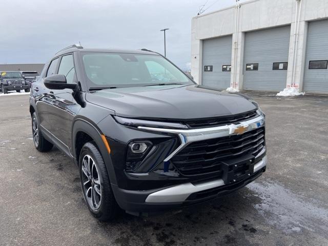 new 2025 Chevrolet TrailBlazer car, priced at $28,541