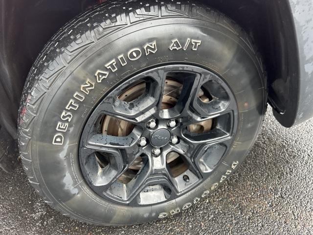 used 2019 Jeep Cherokee car, priced at $19,777