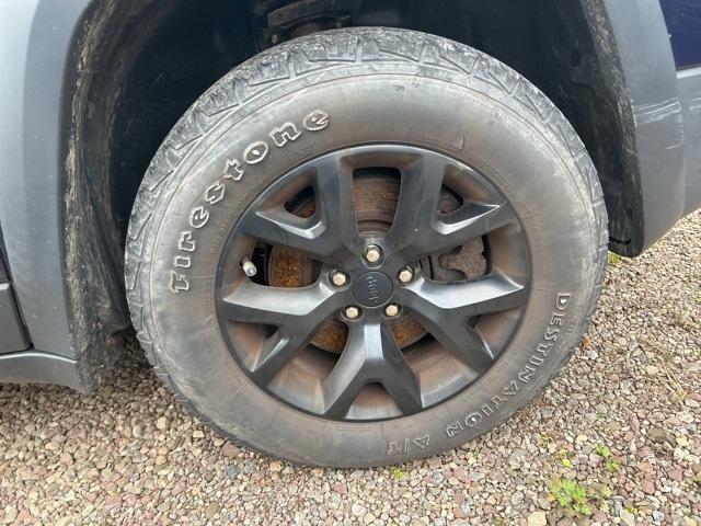 used 2015 Jeep Cherokee car, priced at $13,888