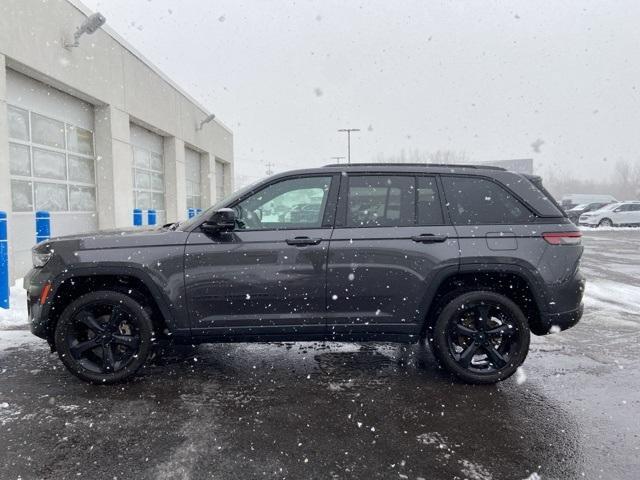 used 2024 Jeep Grand Cherokee car, priced at $37,985