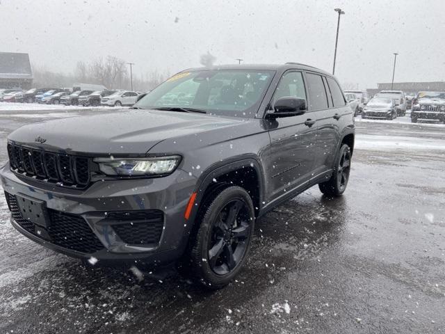 used 2024 Jeep Grand Cherokee car, priced at $37,985