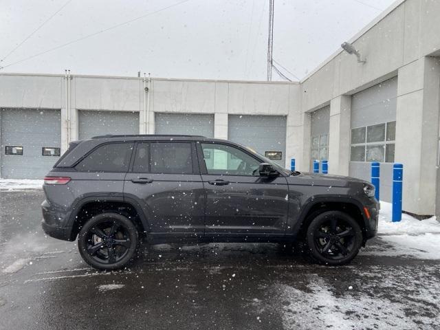 used 2024 Jeep Grand Cherokee car, priced at $37,985