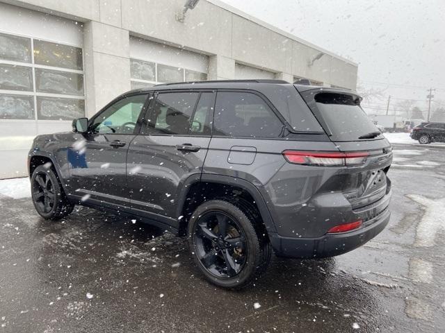 used 2024 Jeep Grand Cherokee car, priced at $37,985