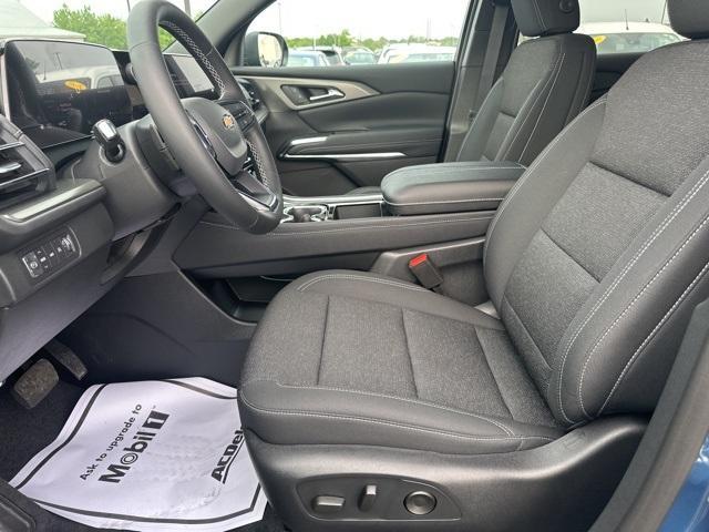 new 2025 Chevrolet Traverse car, priced at $44,340