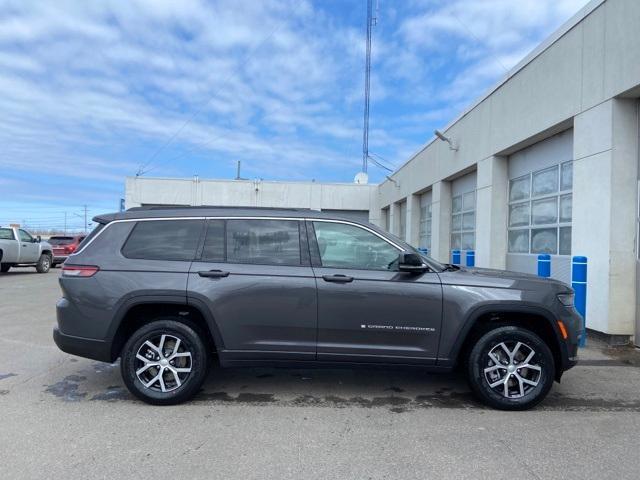 new 2024 Jeep Grand Cherokee L car, priced at $44,994