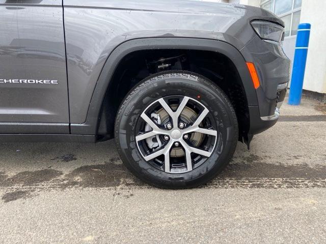 new 2024 Jeep Grand Cherokee L car, priced at $44,994