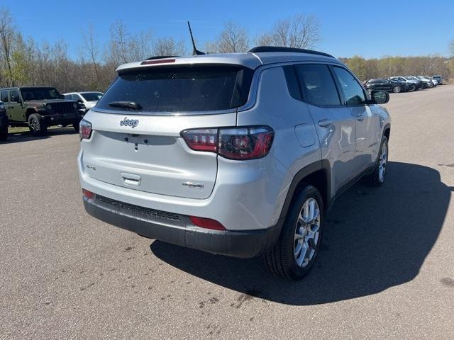 new 2024 Jeep Compass car, priced at $29,992