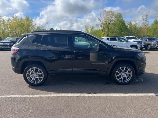 new 2024 Jeep Compass car, priced at $29,992