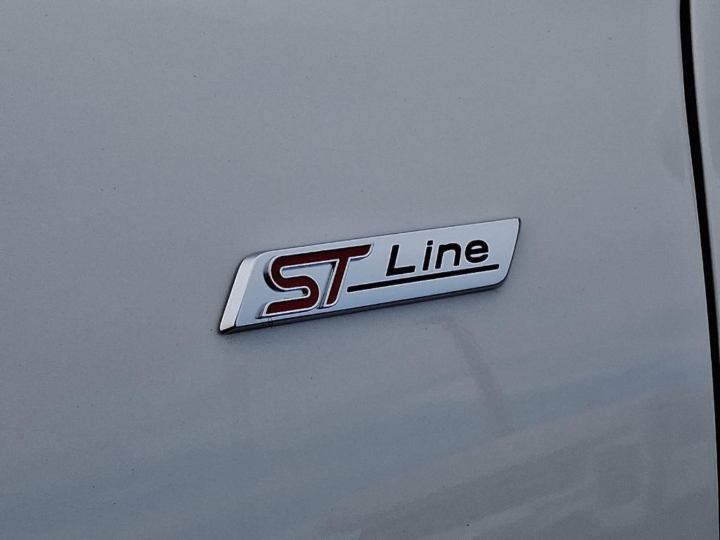 new 2025 Ford Escape car, priced at $30,998