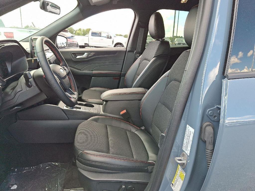 new 2025 Ford Escape car, priced at $30,644