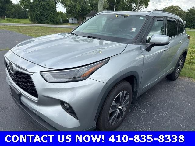 used 2022 Toyota Highlander car, priced at $32,400
