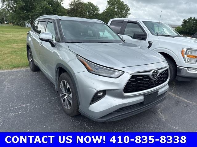 used 2022 Toyota Highlander car, priced at $32,400