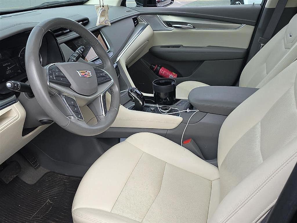 used 2024 Cadillac XT5 car, priced at $42,000