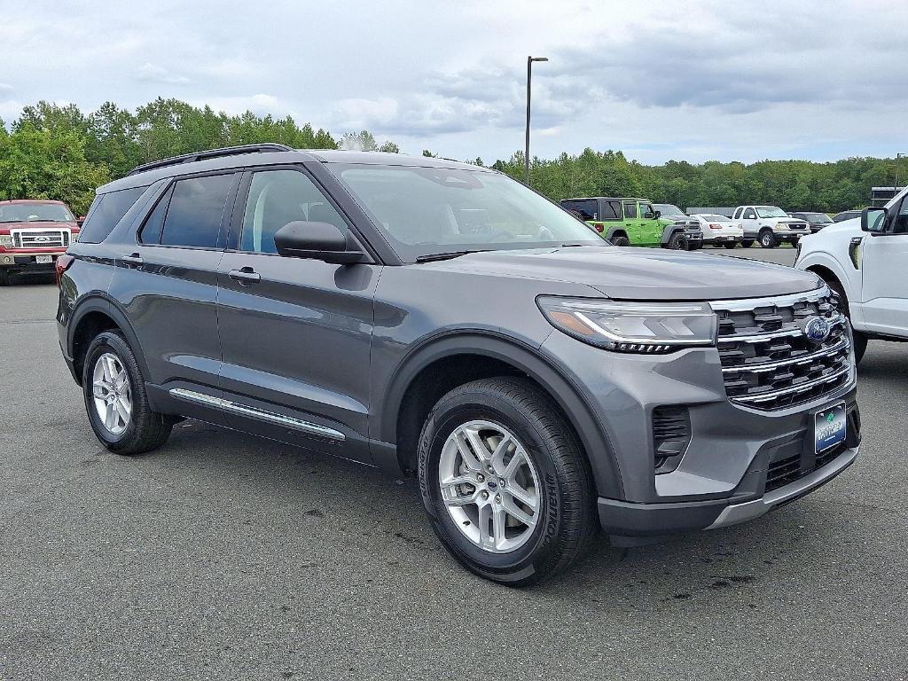 new 2025 Ford Explorer car, priced at $41,761