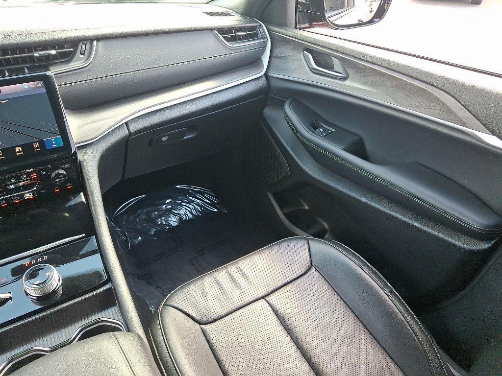 used 2024 Jeep Grand Cherokee car, priced at $35,900