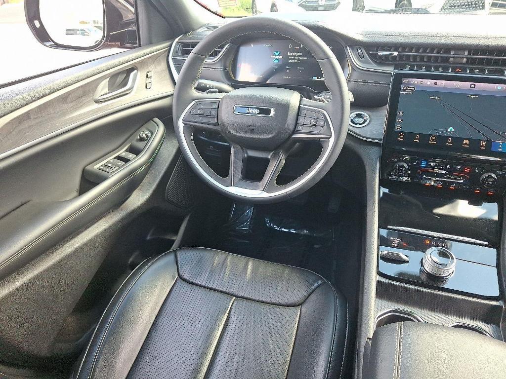 used 2024 Jeep Grand Cherokee car, priced at $35,900