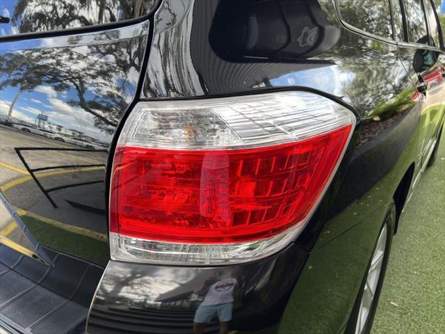 used 2012 Toyota Highlander car, priced at $13,995