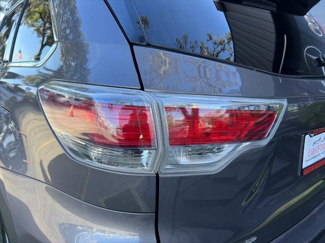 used 2014 Toyota Highlander car, priced at $16,995