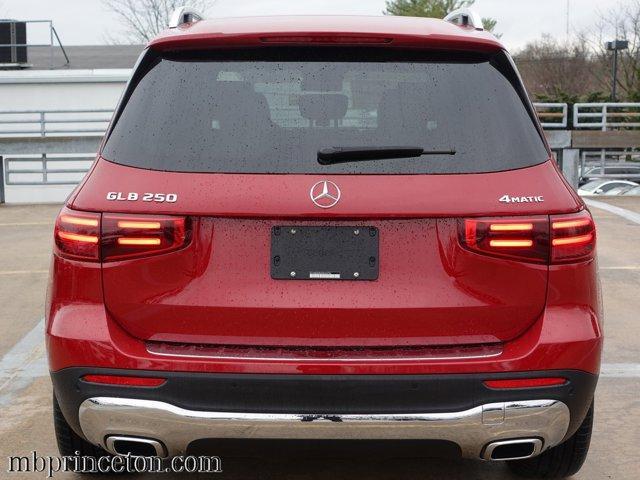 new 2024 Mercedes-Benz GLB 250 car, priced at $52,565