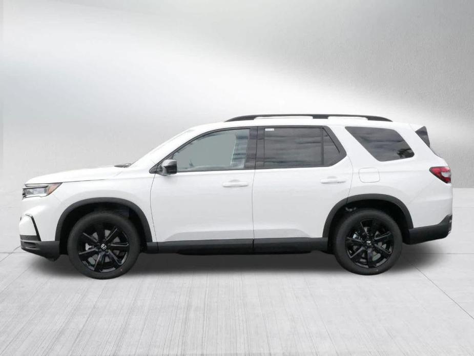 new 2025 Honda Pilot car, priced at $53,895