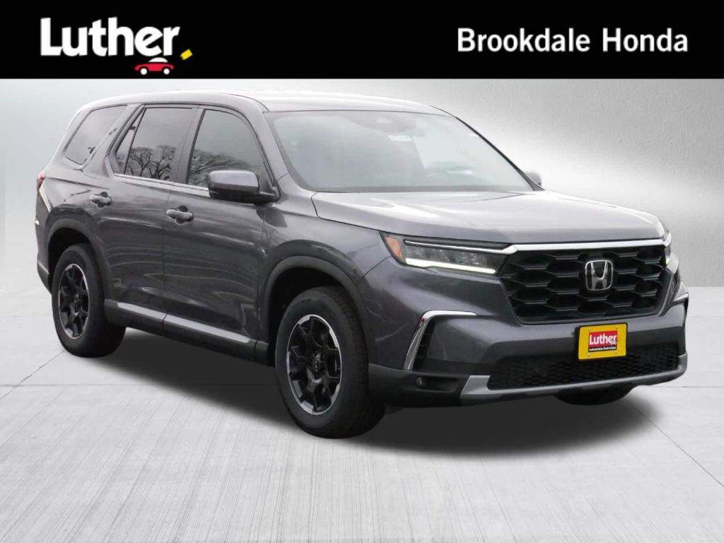 new 2025 Honda Pilot car, priced at $45,593