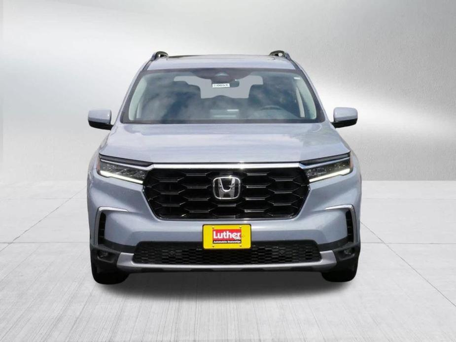 new 2025 Honda Pilot car, priced at $51,450