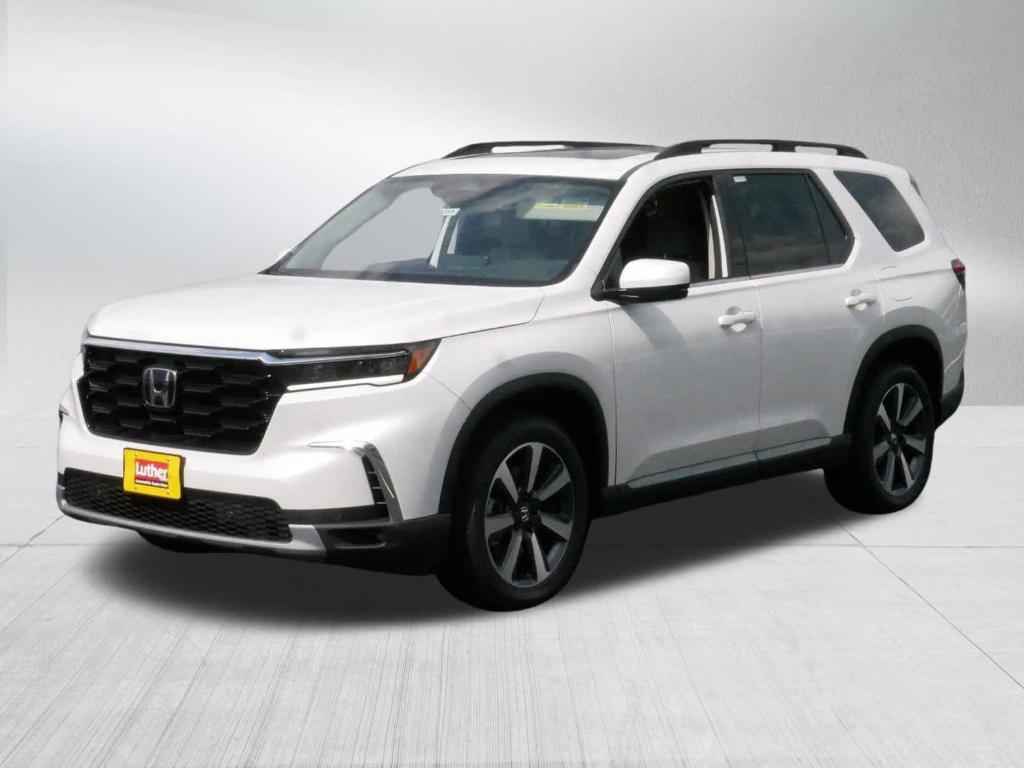 new 2025 Honda Pilot car, priced at $48,077