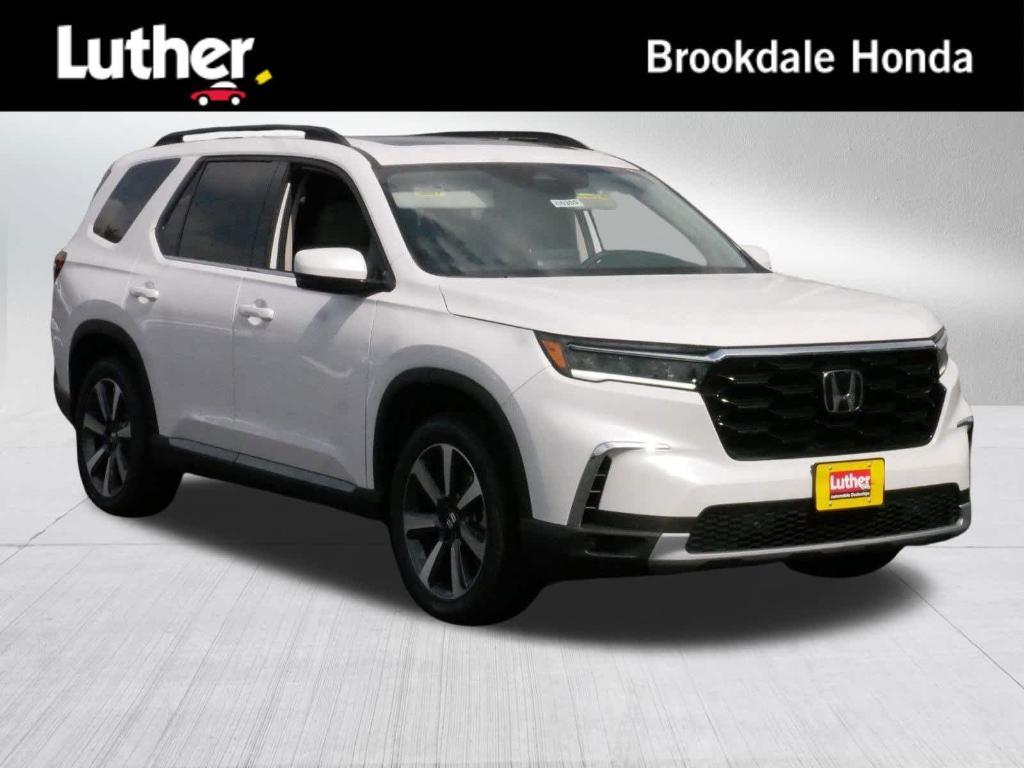 new 2025 Honda Pilot car, priced at $48,077