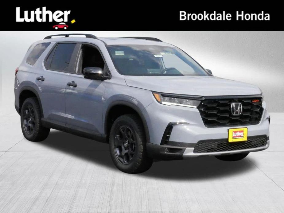 new 2025 Honda Pilot car, priced at $48,304