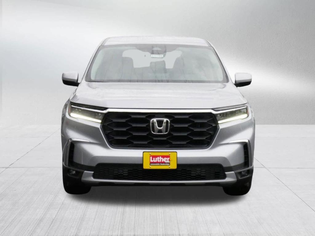 new 2025 Honda Pilot car, priced at $44,220