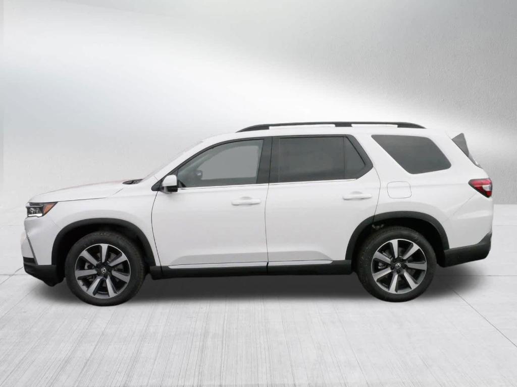 new 2025 Honda Pilot car, priced at $50,639