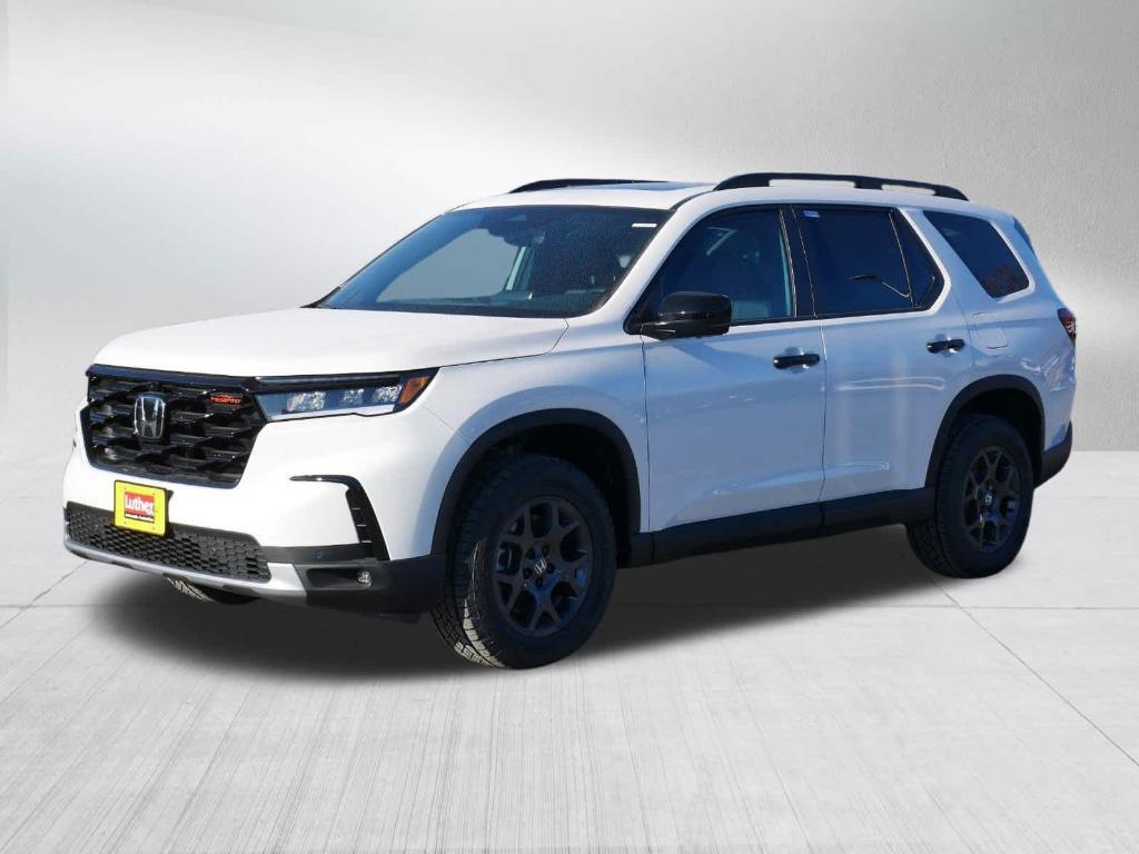 new 2025 Honda Pilot car, priced at $47,617