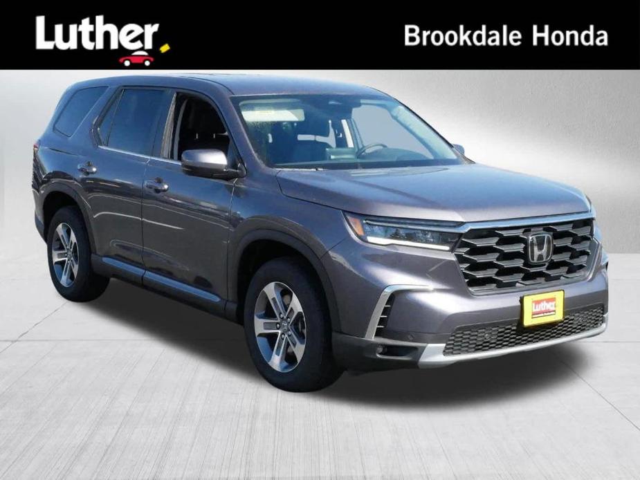 new 2025 Honda Pilot car, priced at $44,349