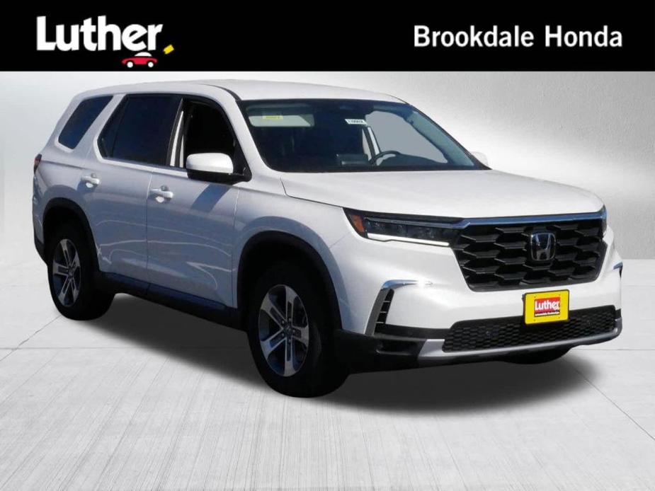 new 2025 Honda Pilot car, priced at $44,596