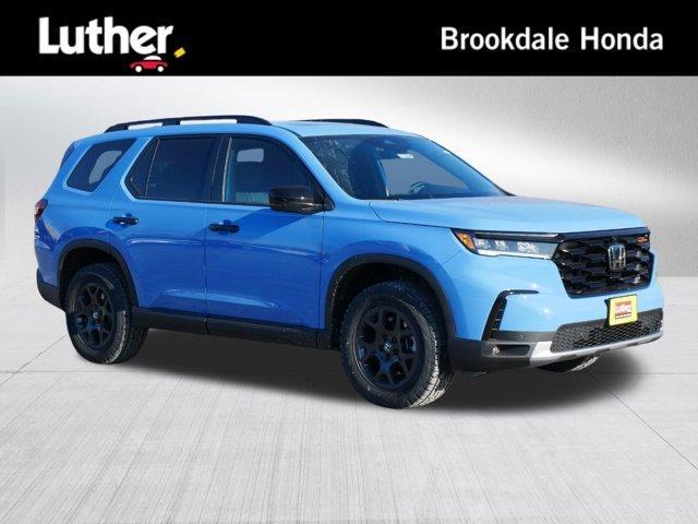 new 2025 Honda Pilot car, priced at $47,947