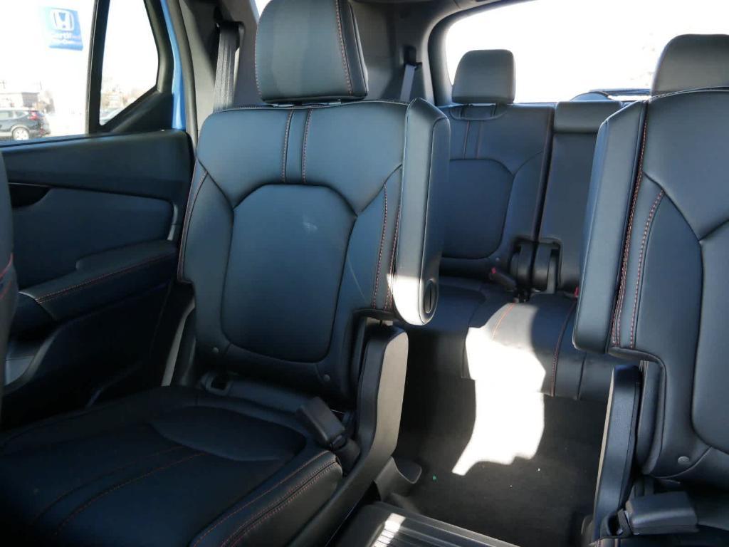 new 2025 Honda Pilot car, priced at $47,671