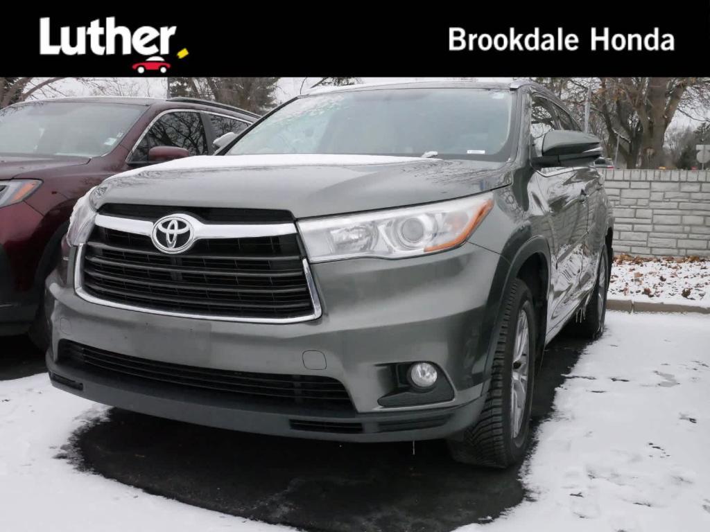 used 2015 Toyota Highlander car, priced at $19,495