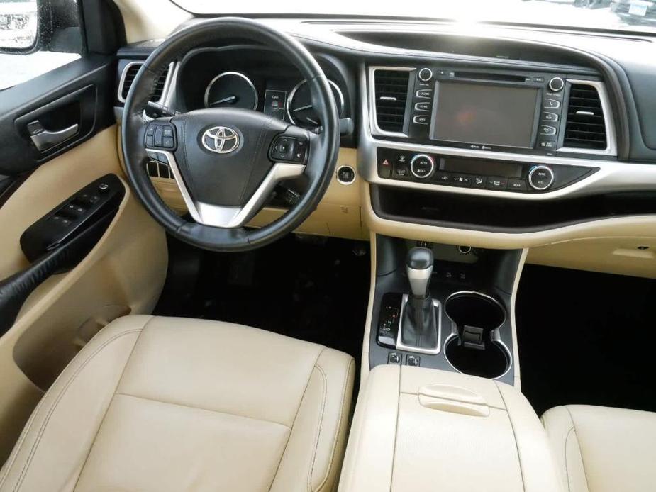 used 2015 Toyota Highlander car, priced at $18,895